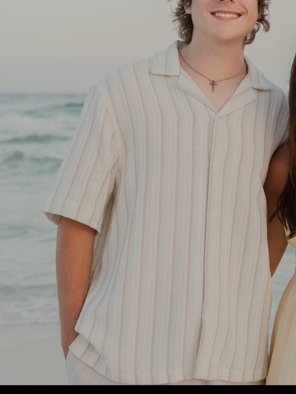 Zara Men's Cream and Light Brown Striped Short-Sleeve Button-Down Shirt